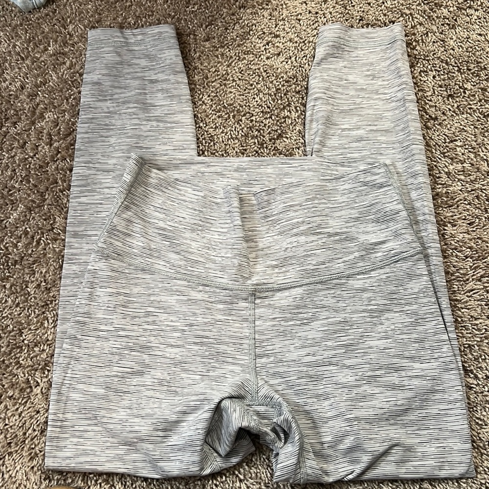 Lululemon high rise Wunder Under leggings